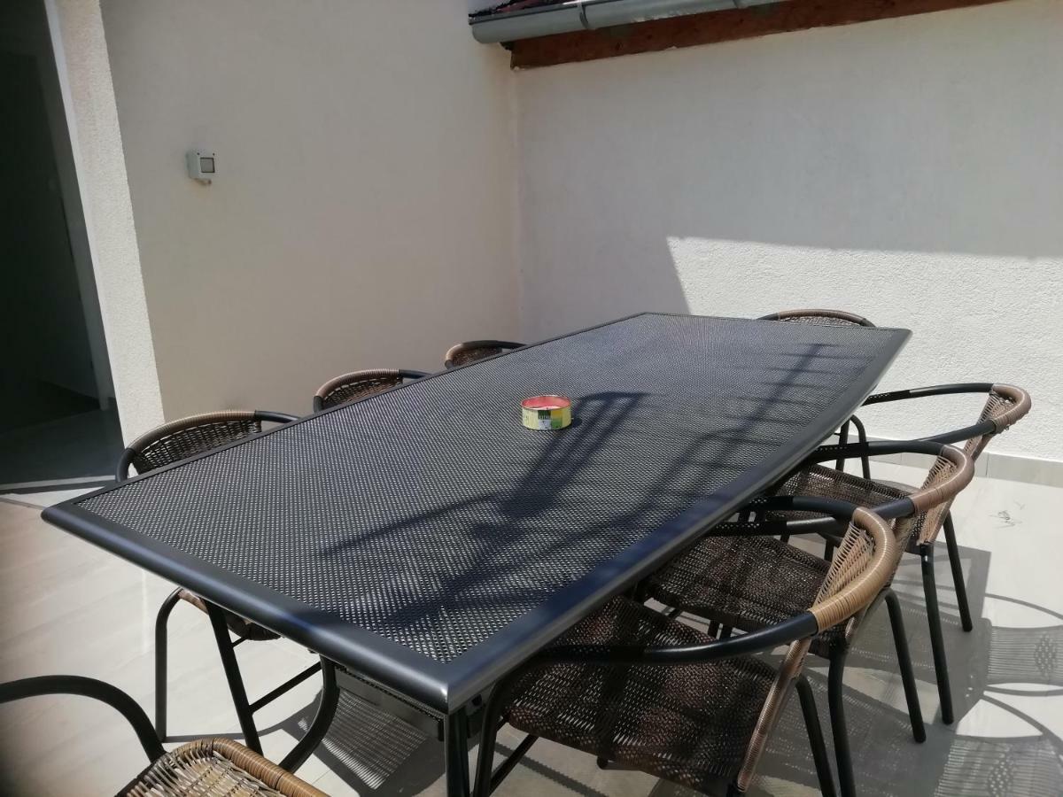 Ana Apartment Sveti Filip i Jakov Luaran gambar